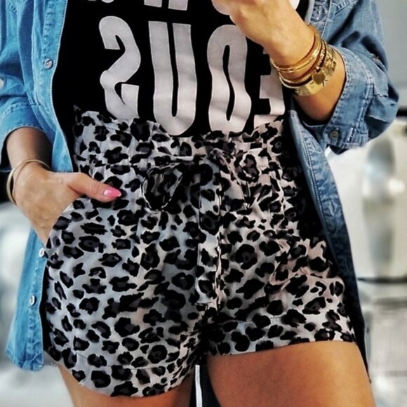 Leopard Print Shorts - Picture 3 of 4